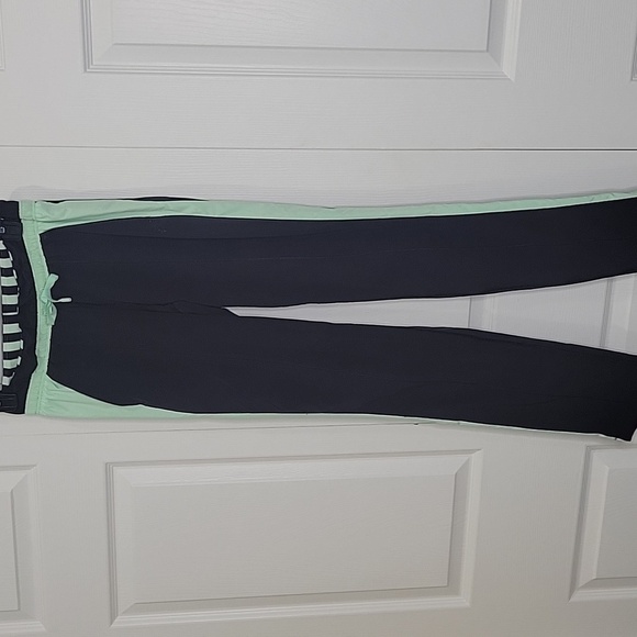 LULULEMON Black and Green Track Pants SIZE 2 - Picture 1 of 10